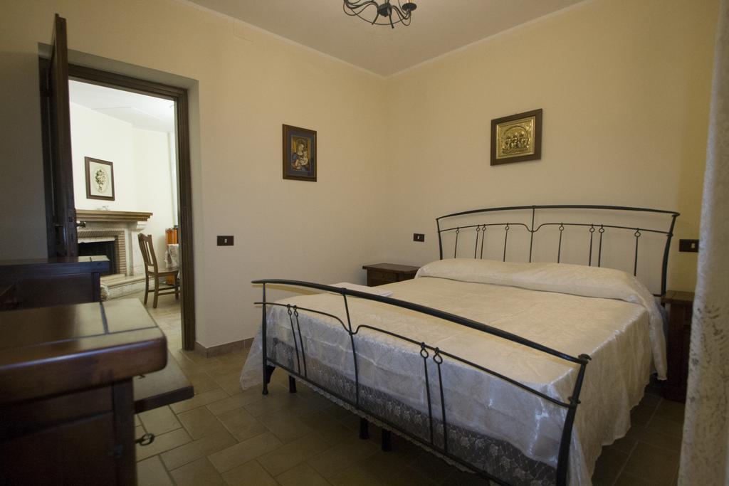 מונטה סן ג'ובאני קמפאנו Villa Del Colle מראה חיצוני תמונה